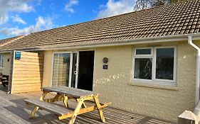 2 Bedroom Bungalow Sv58, Seaview, Isle Of Wight Free Wi-Fi